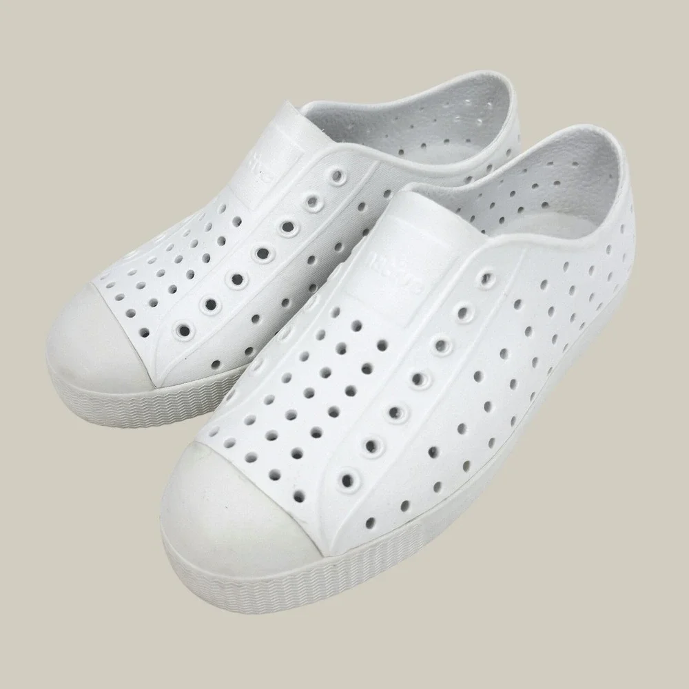 Native Kids White Shoes Sz 1